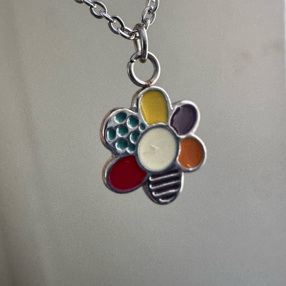 Enamel l Flower Pendant Necklace - Picture 5 of 5